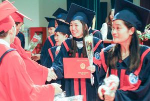 Bằng đại học từ xa trực tuyến có giá trị không? Có tương đương với bằng chính quy?
